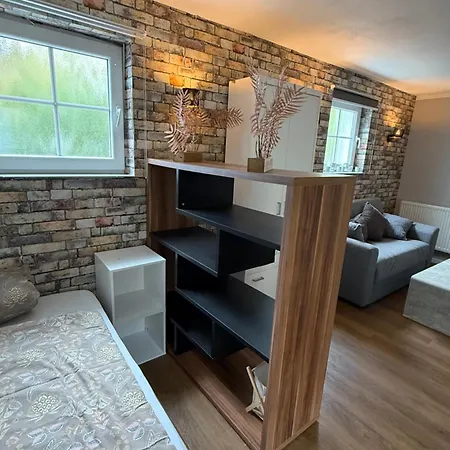 Gemuetliche Voll Ausgestattete 1 Bis 2 Personen Im Weindorf Zentral Ruhig Und Perfekt Angebunden *