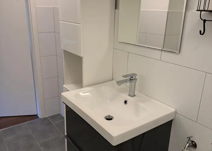 Gemuetliche Voll Ausgestattete 1 Bis 2 Personen Im Weindorf Zentral Ruhig Und Perfekt Angebunden