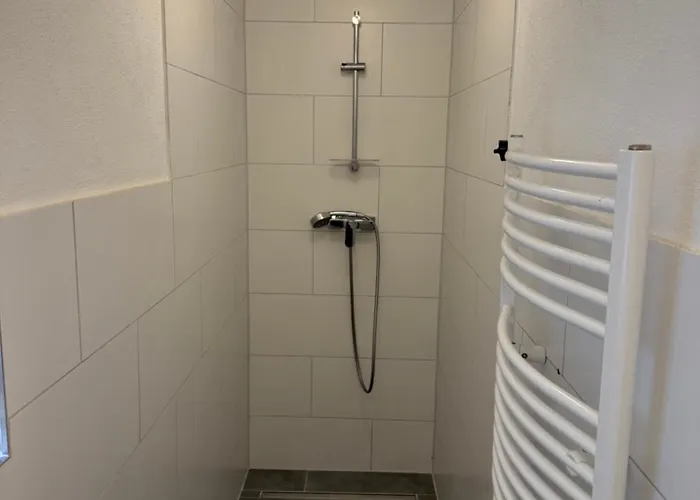 Gemuetliche Voll Ausgestattete 1 Bis 2 Personen Im Weindorf Zentral Ruhig Und Perfekt Angebunden דירה *